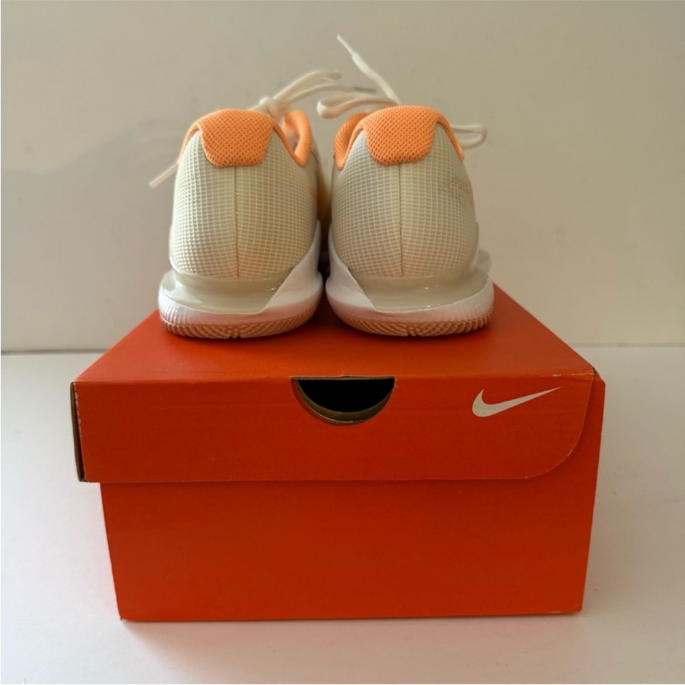 🆕 Nike Women’s Court Air Zoom Pro HC White/Peach Cream Size 9.5 NIB - Picture 5 of 9